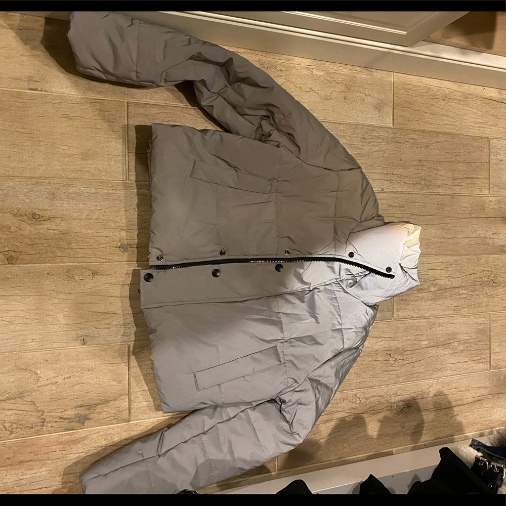Grey puffer reflecter jacket